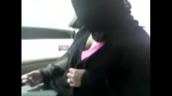 Sveži ARABIAN CAR SEX WITH WOMEN novi posnetki