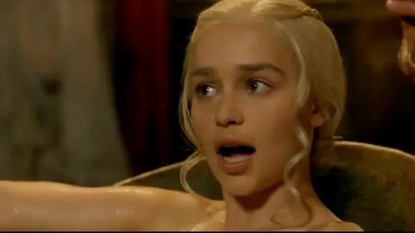 Nové Emilia Clarke Game of Thrones nové klipy