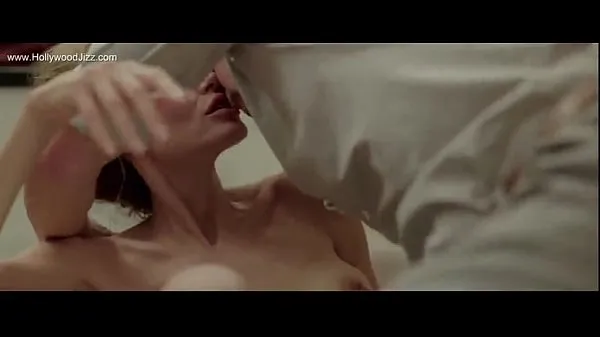 Nuevos Angelina Jolie y Melanie Laurent escenas de sexo clips nuevos