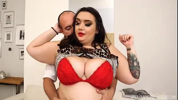 Frisse Sexy Busty Babe Curvy Quinn Helps Hubby Get Hard nieuwe clips