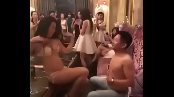 Taze Sexy girl in Karaoke in Cambodia yeni Klipler
