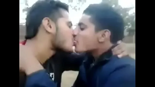 índio público beija garotos profundos da faculdade gays na boca novos clipes