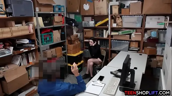 Tiny Teen Gets Hammered In The Backroom Office Clip mới