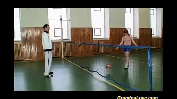 Nové cute teen gets fucked by her old trainer nové klipy