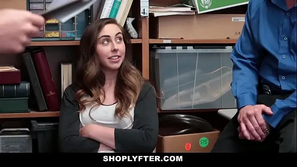 Nuovi Shoplyfter - Naughty Teen (Lexi Lovell) prende due cazzinuovi clip