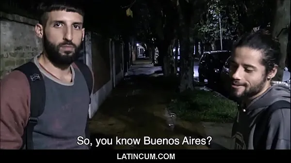 Deux gars latino espagnols voyageant se baisent pour l'argent POV nouveaux clips