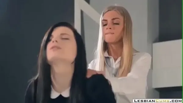 Lesbians Deep Fucking with Strapon Toy Klip baharu baharu