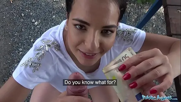 Nuovi Agente pubblica Hot tourist Sophia Laure scopata e sborrata sulla panca del picnicnuovi clip