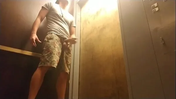 새로운 Jerking Off in Public Elevator개의 새 클립