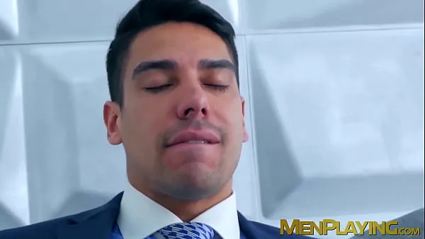 Nové Jock executive has his cock sucked before fucking his man nové klipy