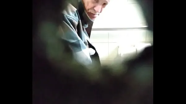 Nové Spying On White Perv in Restroom Part 2 nové klipy