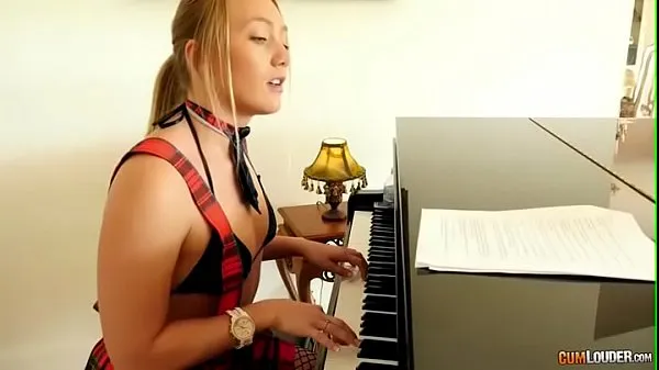 تازہ Playing the Piano - Aj Applegate نئے کلپس