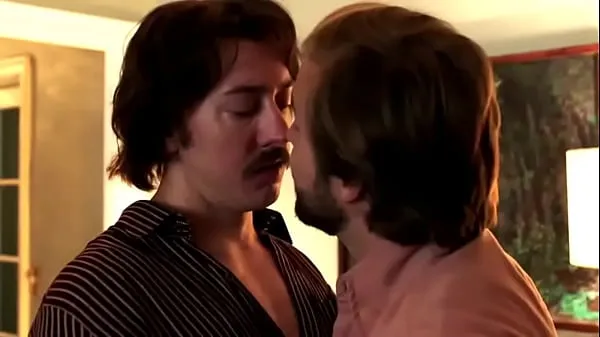 Chris Coy and Michael Stahl-David gay kiss scene from TV show The Deuce Klip baru yang segar