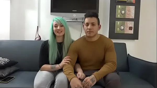 Jovem casal mostra-nos como fodem em privado novos clipes