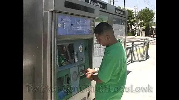 Homens bi latinos interagindo uns com os outros. ver este papis chupando um ao outro de novos clipes