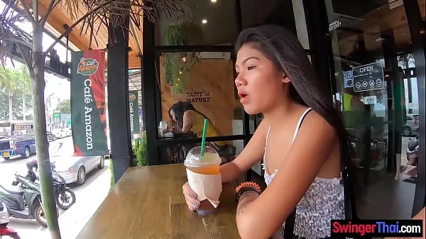 Beauté teen asiatique amateur baisée après une date de café Tinder nouveaux clips