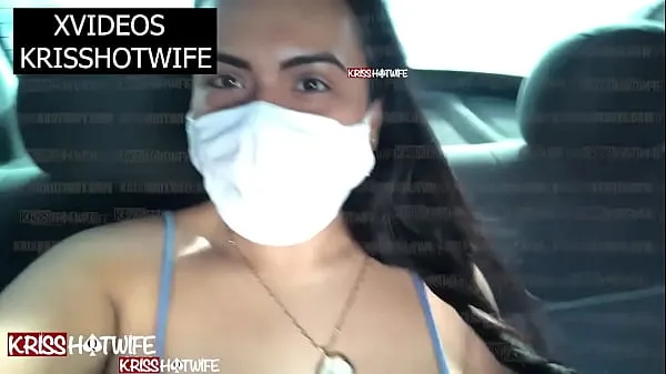 全新Kriss Hotwife Teasing Uber's Driver and Video Calling Shows With Uber's Horn Catching Her Boobs全新可拍