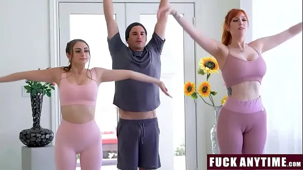 Les jeunes gars ont une séance de yoga avec le célèbre yogi Nathan Bronson - Penelope Kay, Lauren Phillips nouveaux clips