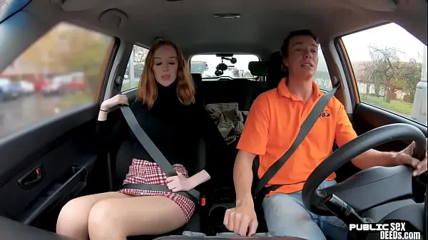 Nuevos Dickblowing británica nena golpeada por el instructor en el coche clips nuevos