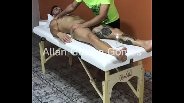 Séance de massage avec MASSAGISTA RIO DE JANEIRO a eu une fin heureuse sur le combattant MMA Allan Guerra Gomes complet sur x vidéos rouge - partie 1 nouveaux clips