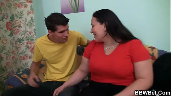 Nové Big ass fat brunette gets meaty dick on the couch nové klipy