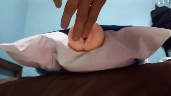 Filling a rubber vagina with a lot of semen with a throbbing cock until it ends up shaking Clip mới