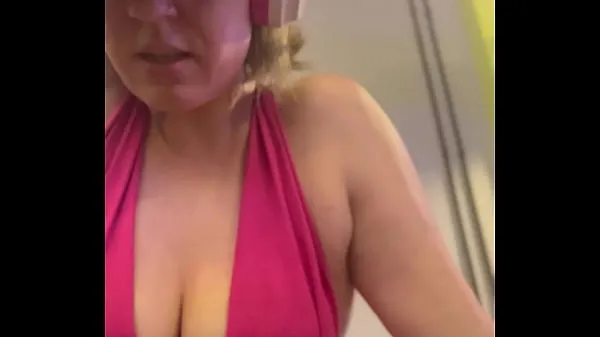 Wow, my training at the gym left me very sweaty and even my pussy leaked, I was embarrassed because I was so horny Klip baharu baharu