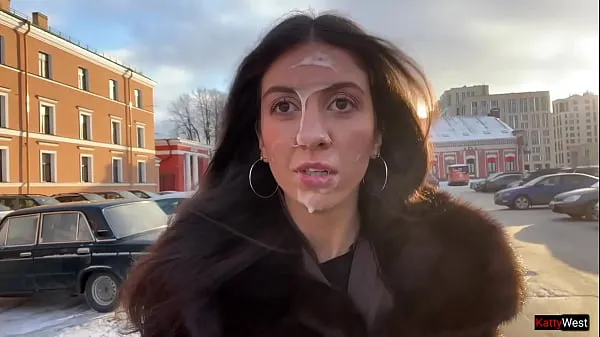 Φρέσκα Girl agreed to walk with a stranger's Cum on her face in a public place - Cumwalk νέα κλιπ