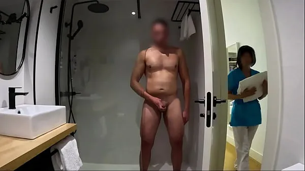 ใหม่ I jerk off in the bathroom until the room service cleaning girl comes in and helps me finish cumming คลิปใหม่