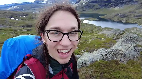 Tuoreet Private holiday video from Norway – Hiking with Kai Bailey and sucking his cock as a treat uutta leikettä